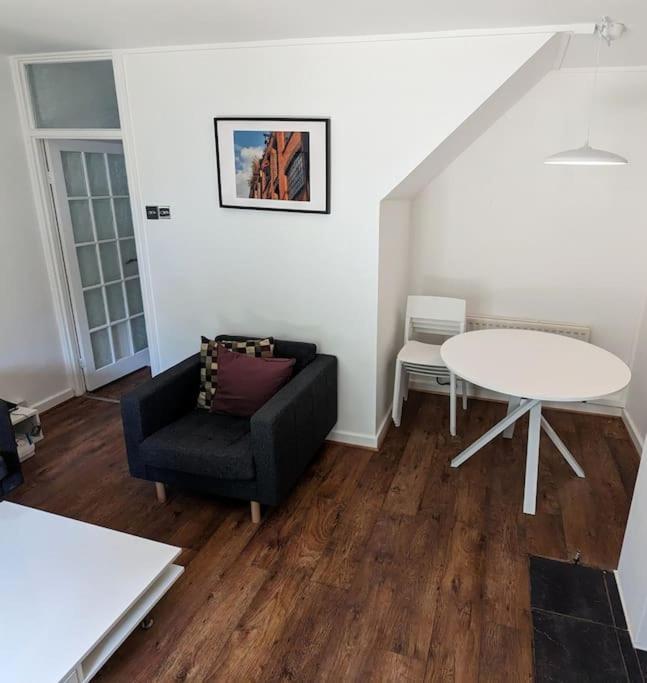 Charming 2-Bed Garden Flat Apartment London Exterior photo